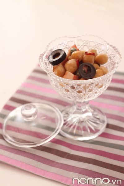 đậu gà xào ô-liu đen đậu gà xào ô-liu đen